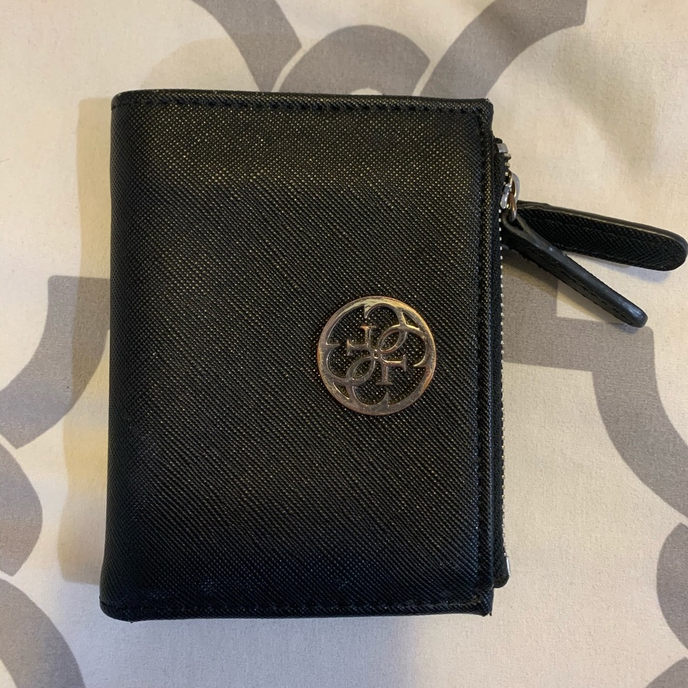 Guess Wallet - Picture 2 of 9